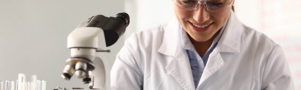 Biomedical scientist in laboratory -Why study biomedical science at Masters level
